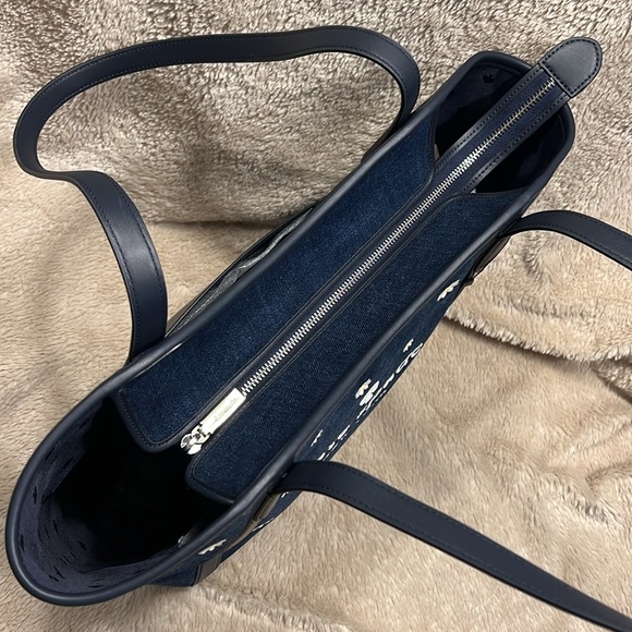 KATE SPADE NEW YORK Slide Daisy Tote - Picture 9 of 17